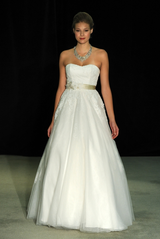 Anne Barge - Fall 2014 Bridal Collection  - Swan Lake Wedding Dress</p>

<p